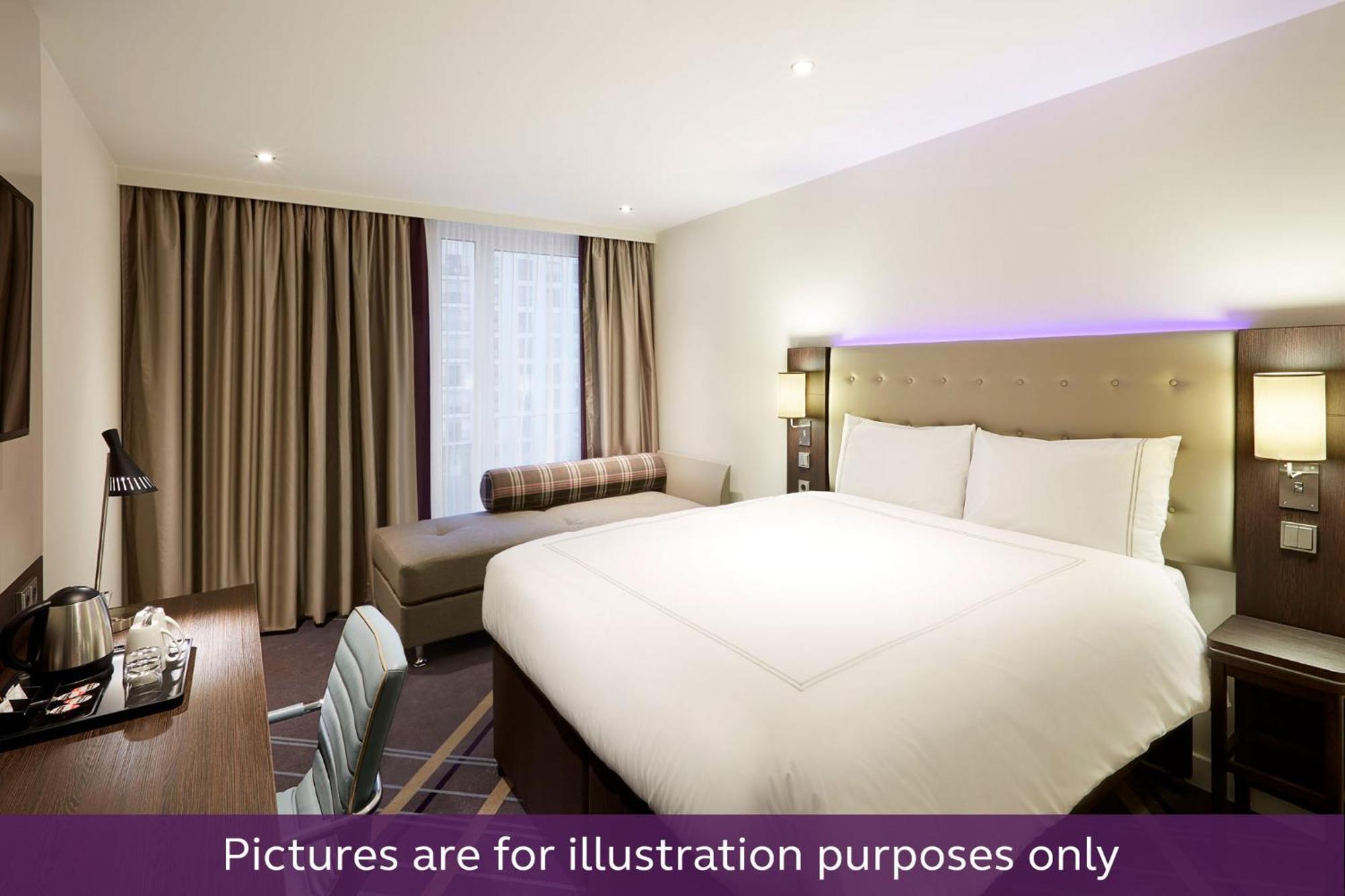 Premier Inn Stuttgart Feuerbach Esterno foto