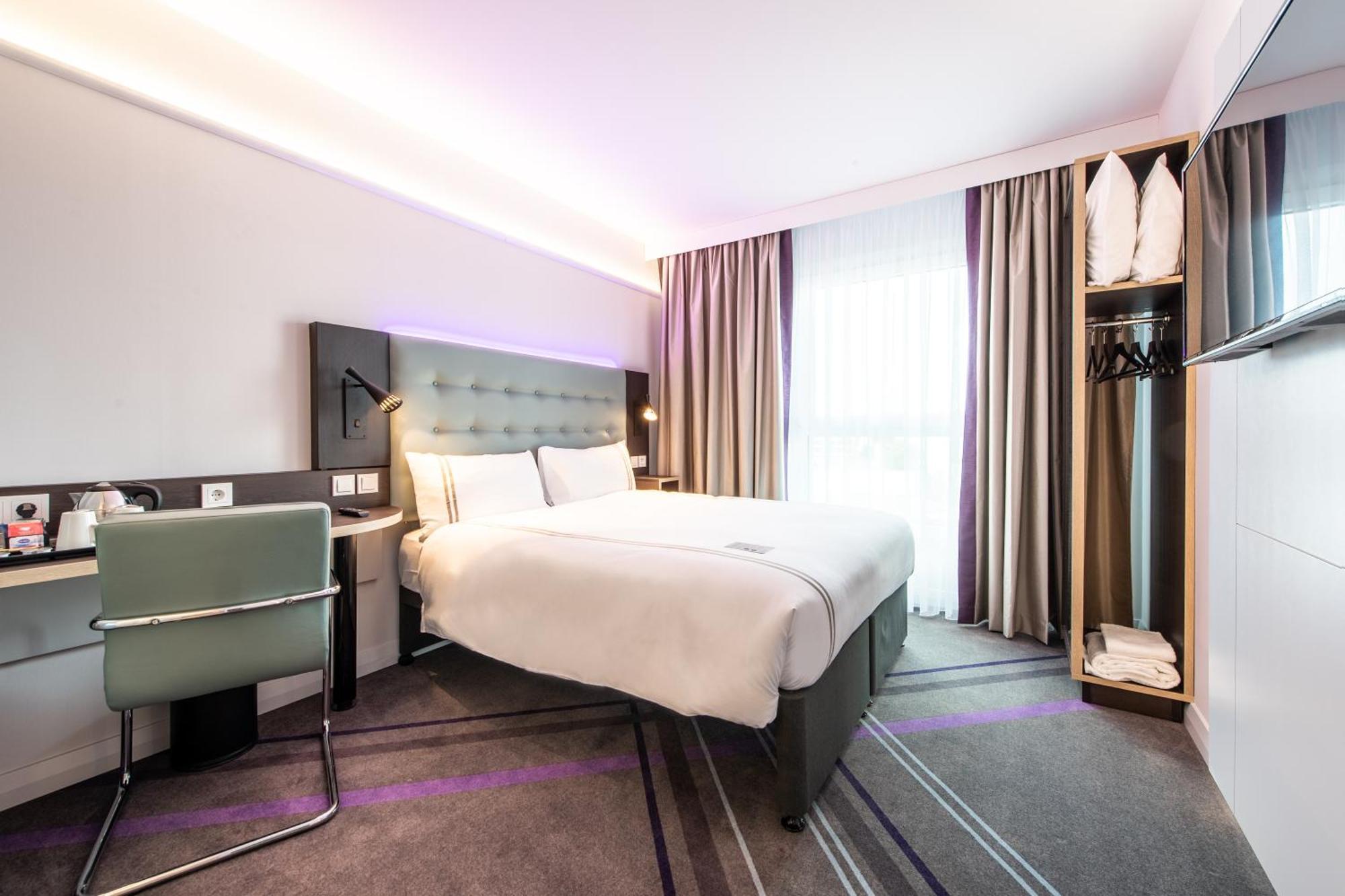 Premier Inn Stuttgart Feuerbach Esterno foto