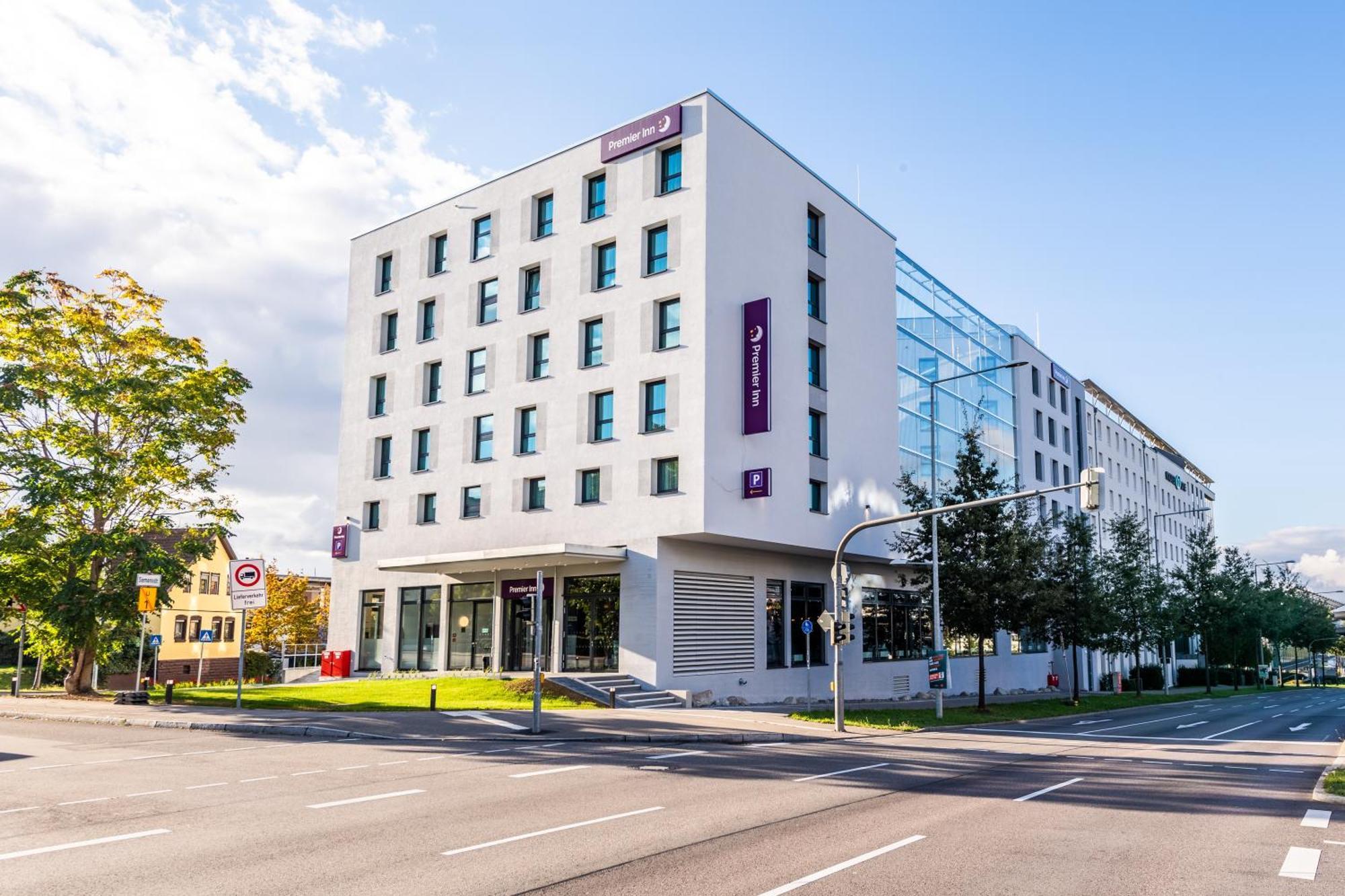 Premier Inn Stuttgart Feuerbach Esterno foto
