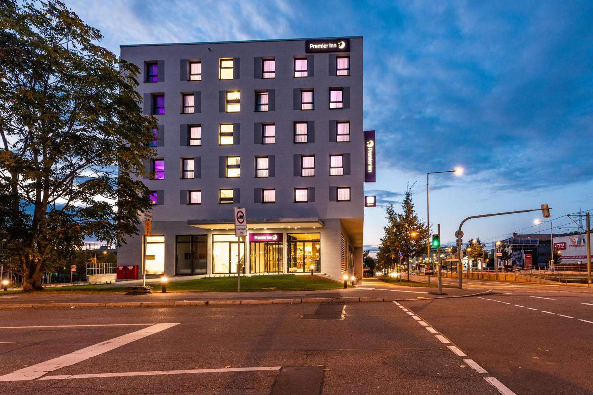 Premier Inn Stuttgart Feuerbach Esterno foto